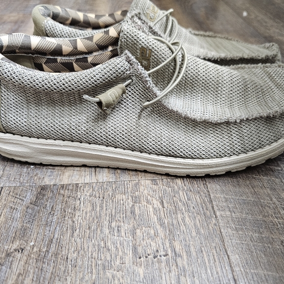 Hey Dudes - Picture 3 of 5